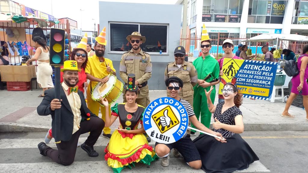SMTT de Aracaju intensifica campanha no Centro para promover educação no trânsito - SMTT Aracaju